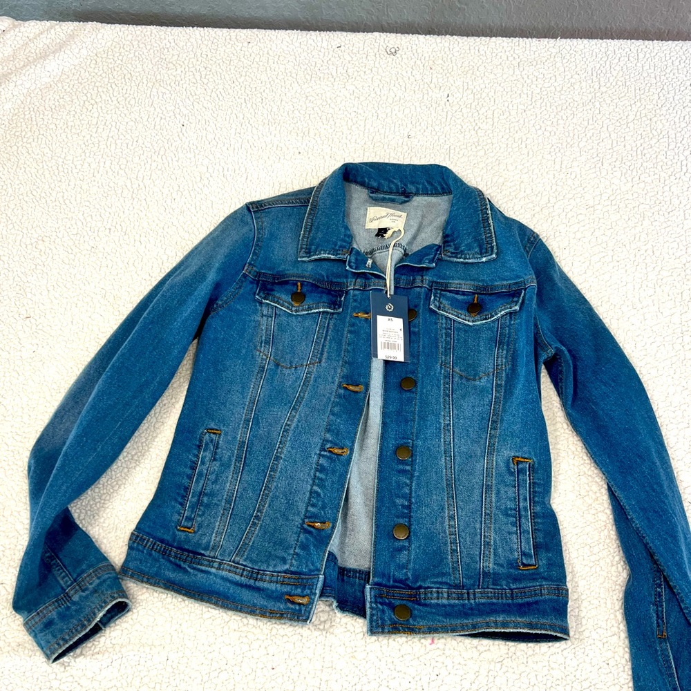 Universal Thread Jeans Jacket Women’s XS.   BNWT